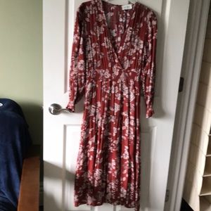 Aura rust long sleeve V neck dress. Size M